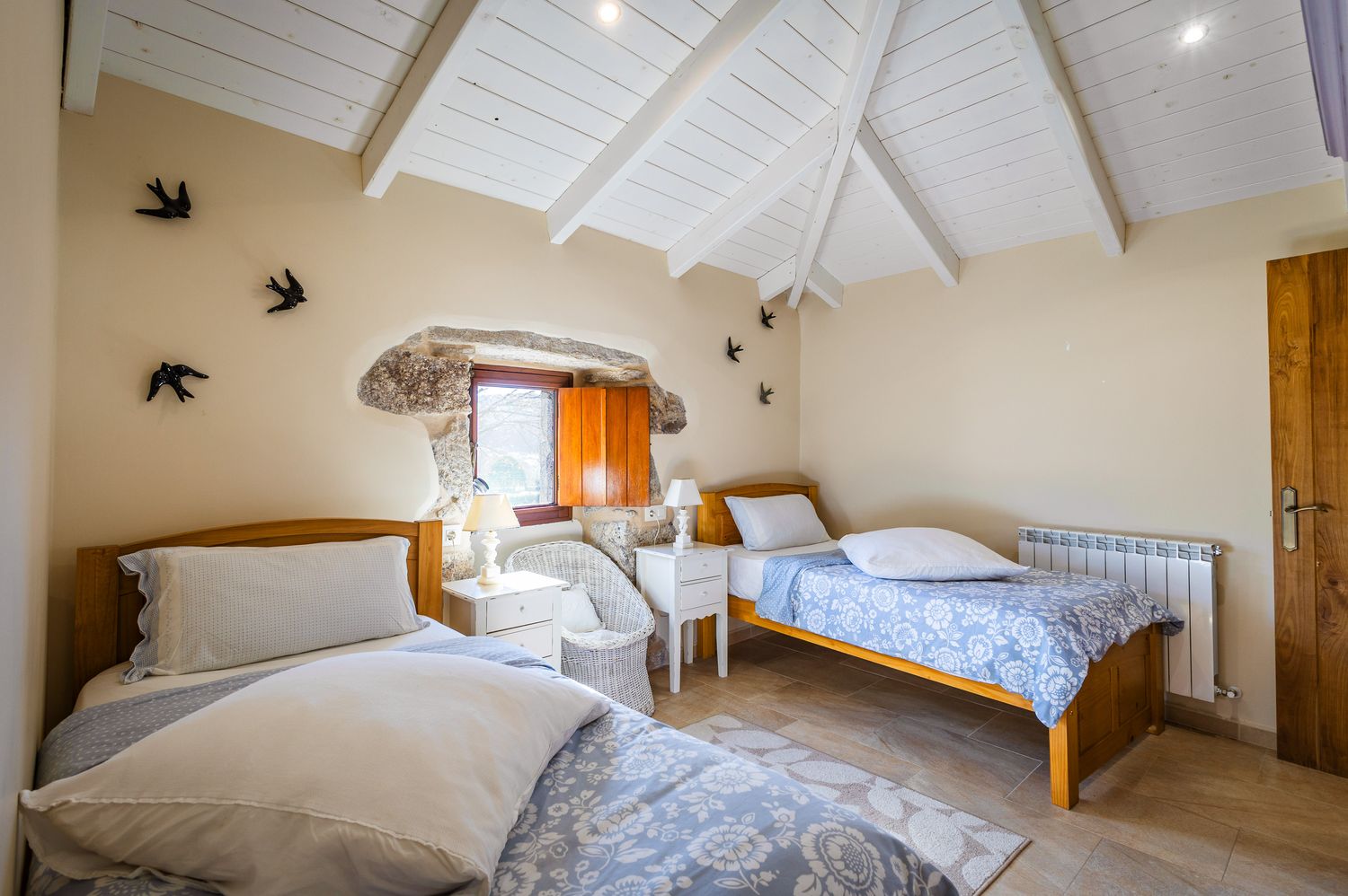 Bedroom 2: Twin bedded room - first floor